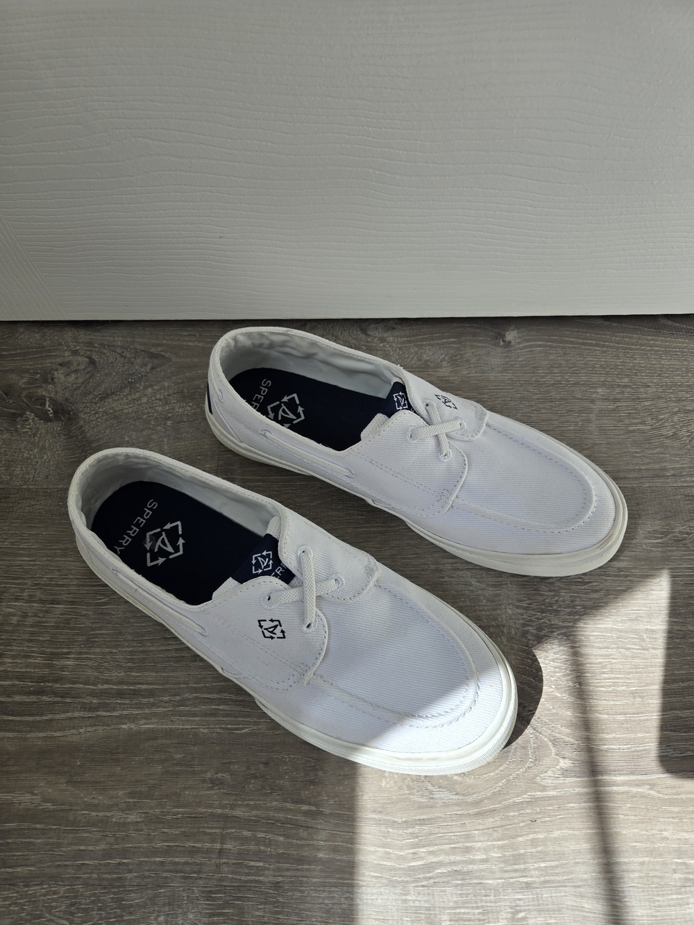 Sperry White Canvas Boat Shoes with Navy Insoles Women 9.5
